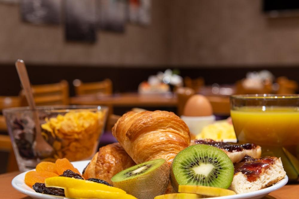 Hotel Apolonia Paris Montmartre; Sure Hotel Collection By Best Western المظهر الخارجي الصورة